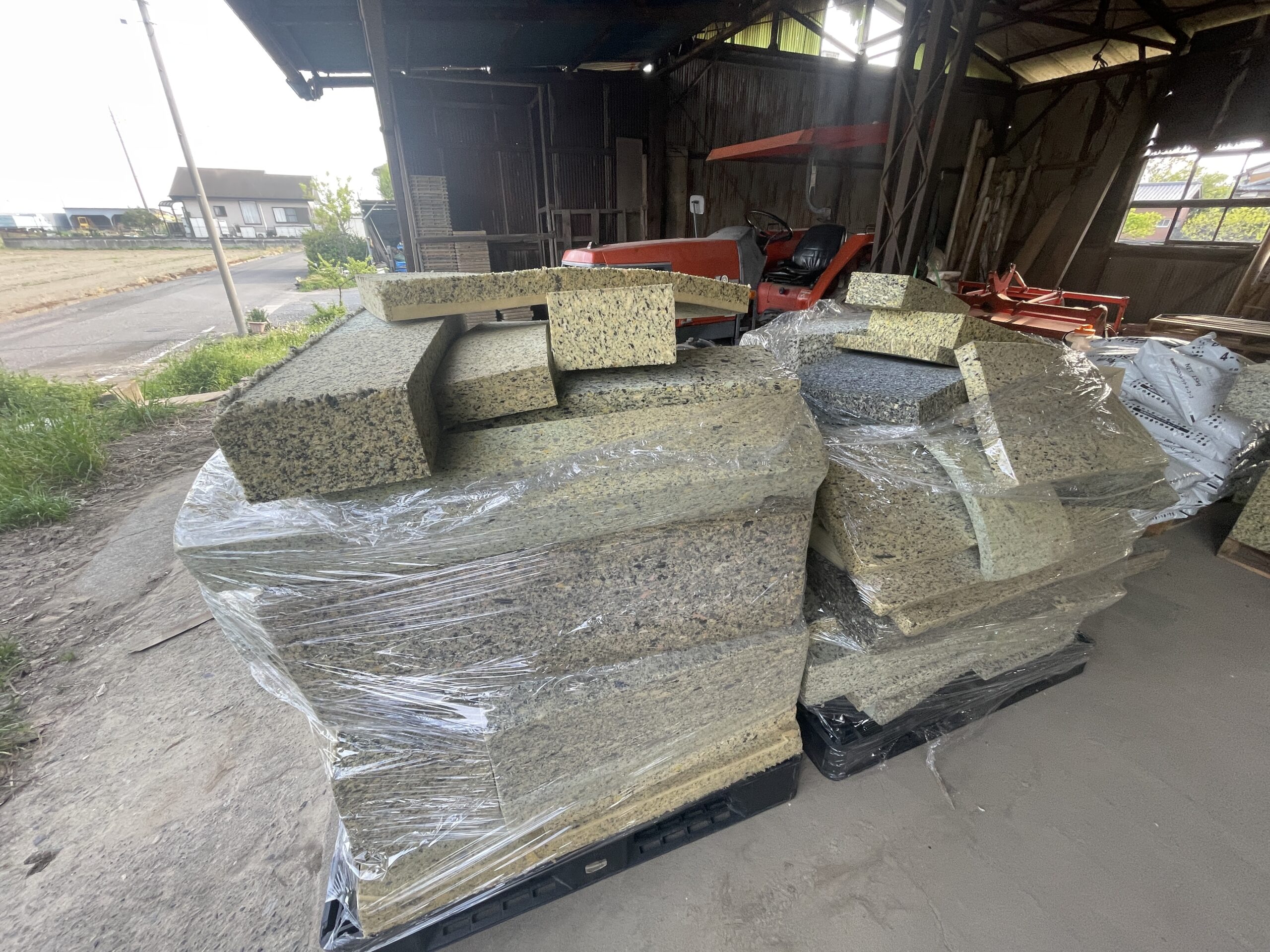 農機具庫内のウレタン